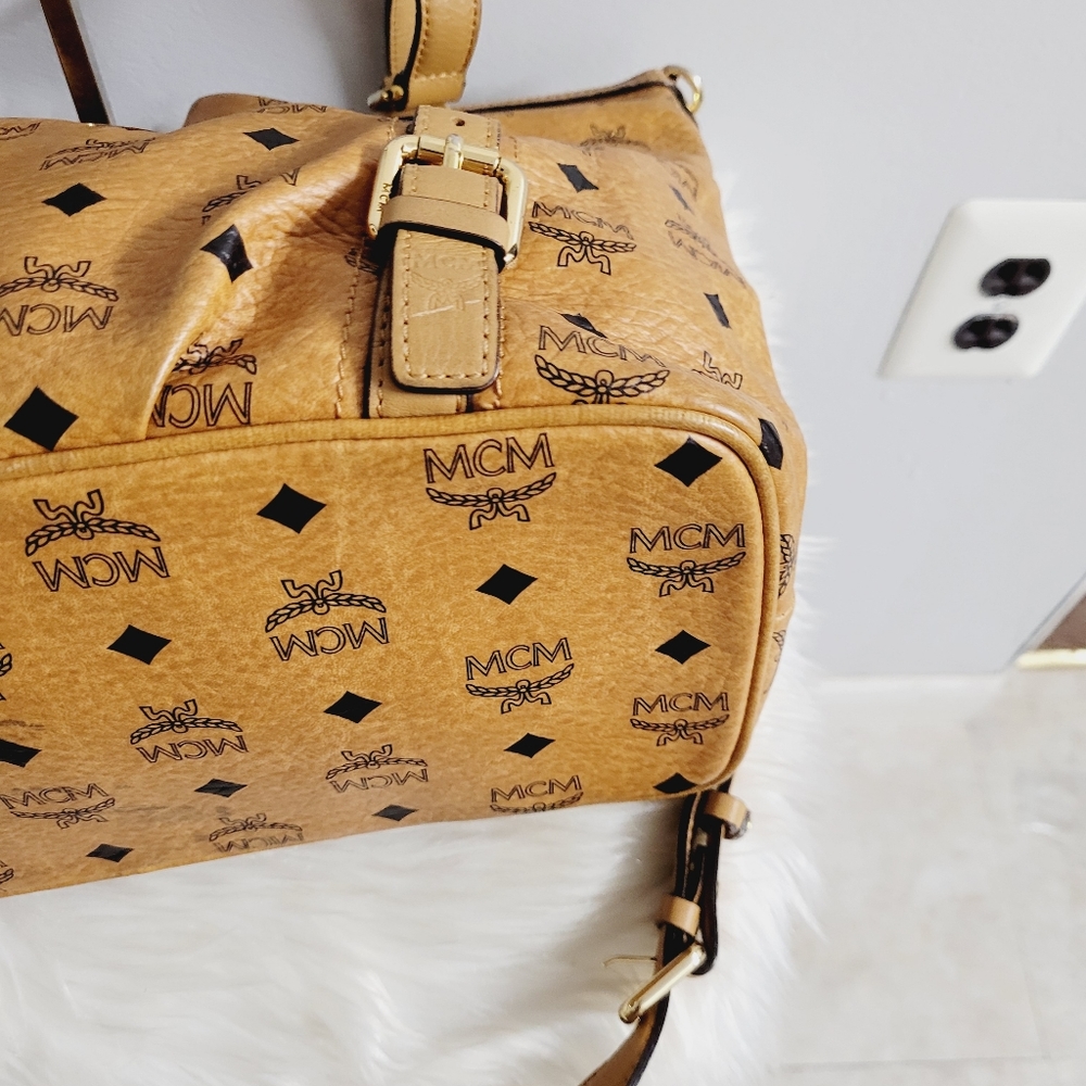 MCM Cognac crossbody - Picture 14 of 16